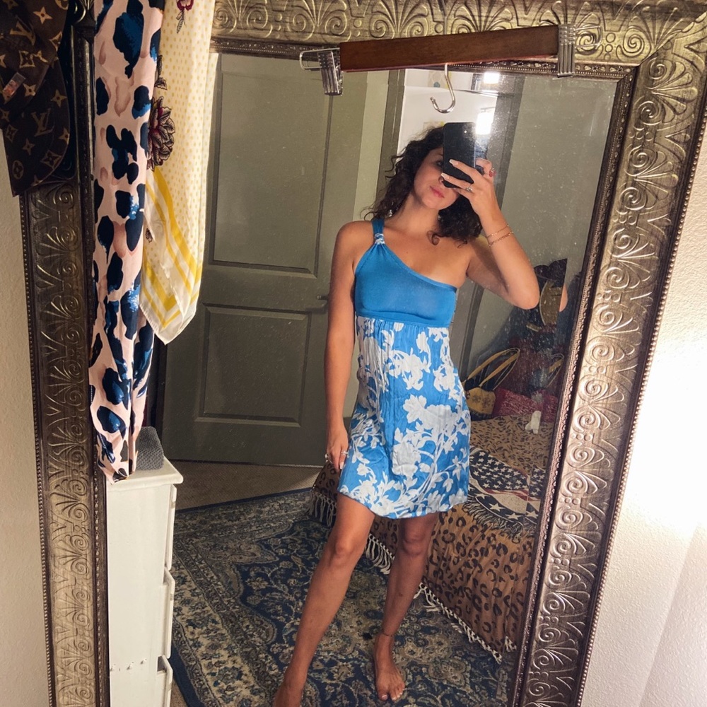Single Shoulder Bebe Silk Dress